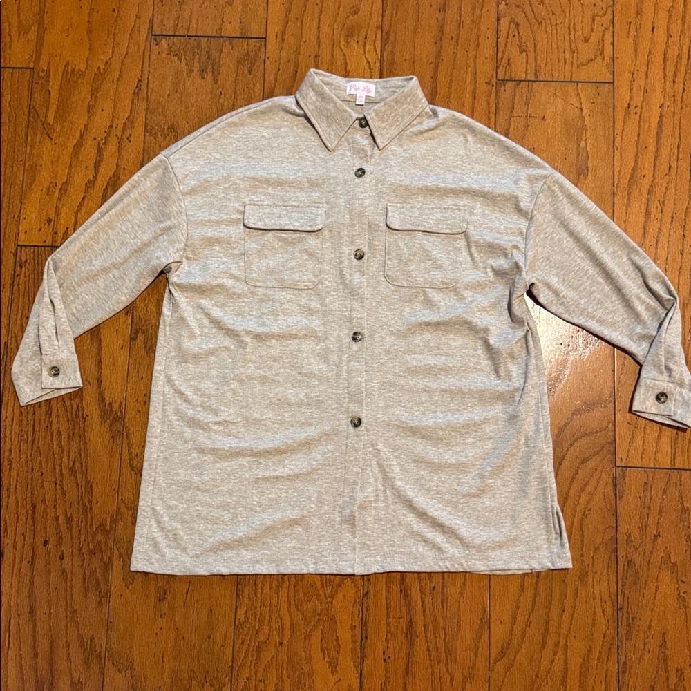 Never worn! Soft, oversized XS, Pink Lily button down